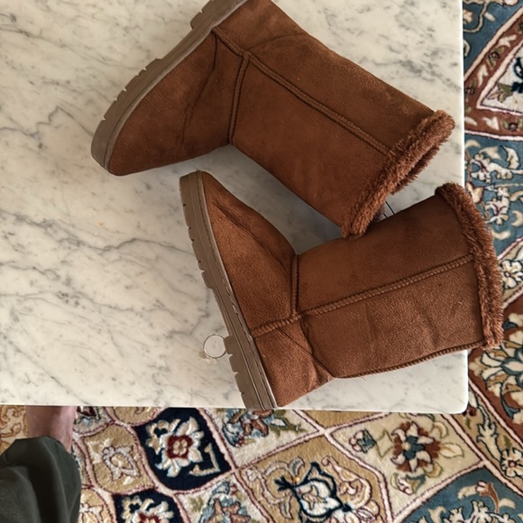 NWT Brown Gina hugs like boots with ribbon like lace on side. - Picture 5 of 6